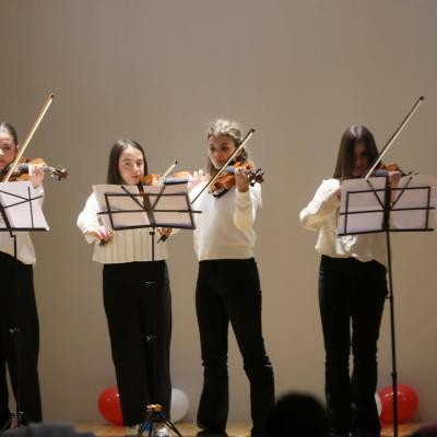 486644728 1136930244898152 3391053648428320322 N