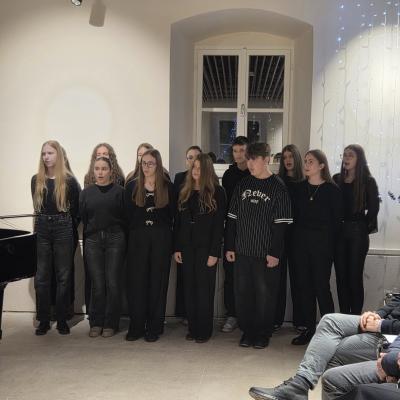 601093570 1346680680589773 6096318301192333753 N