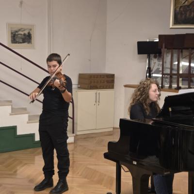 579452373 1317745516816623 7832043046585327766 N